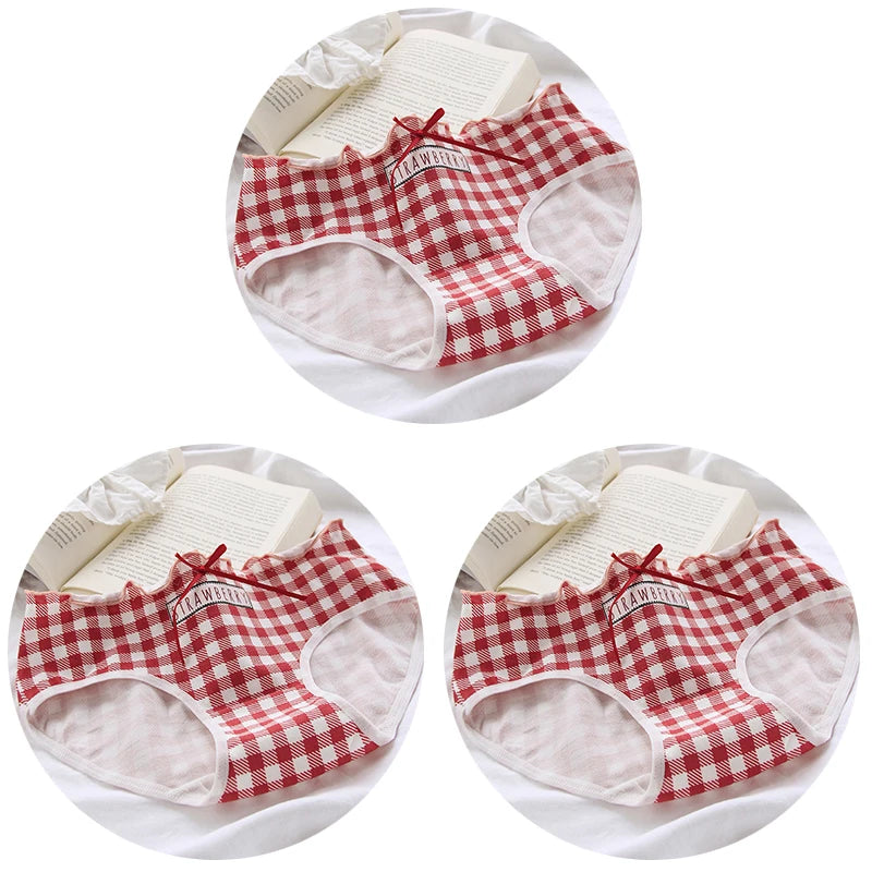 3-Pack Strawberry Cotton Panties – Soft Mid-Rise Seamless Briefs