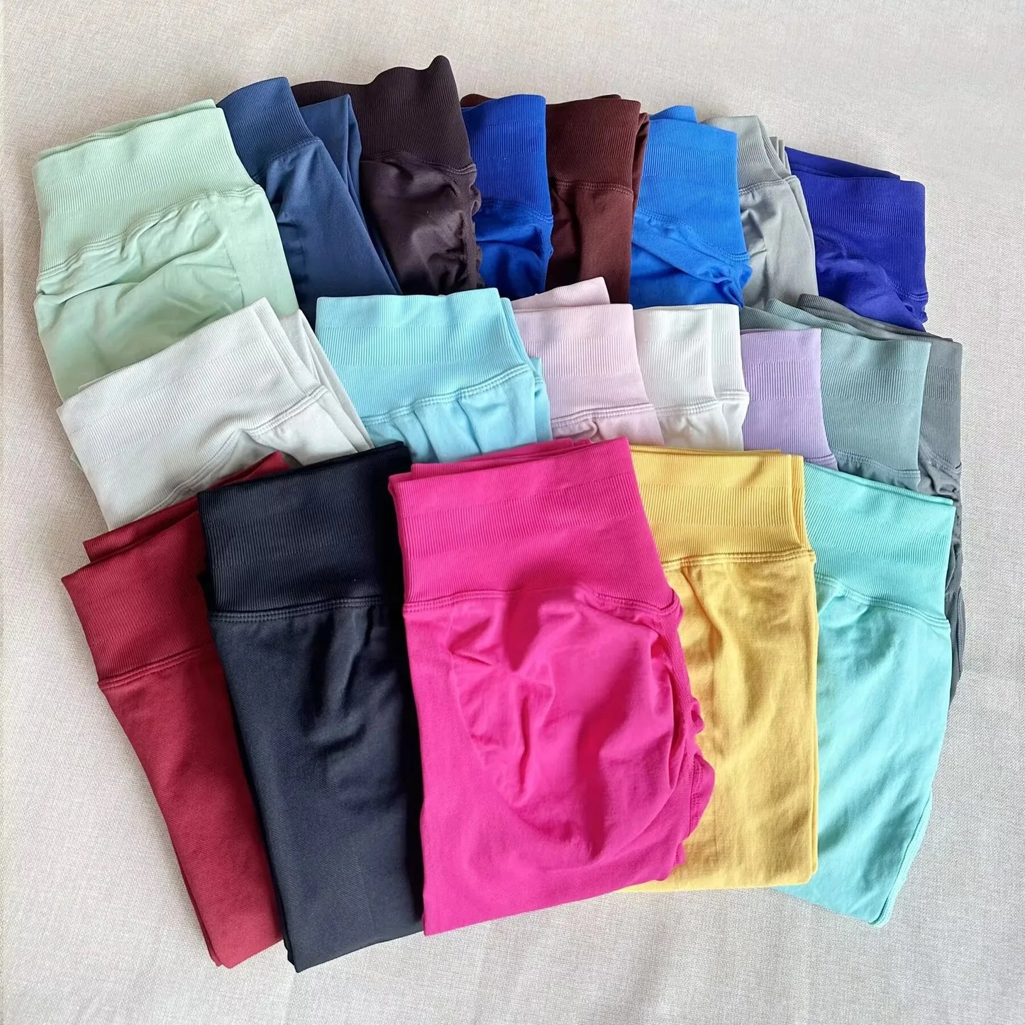 Women’s High-Waisted Seamless Scrunch Butt Leggings for Gym & Yoga