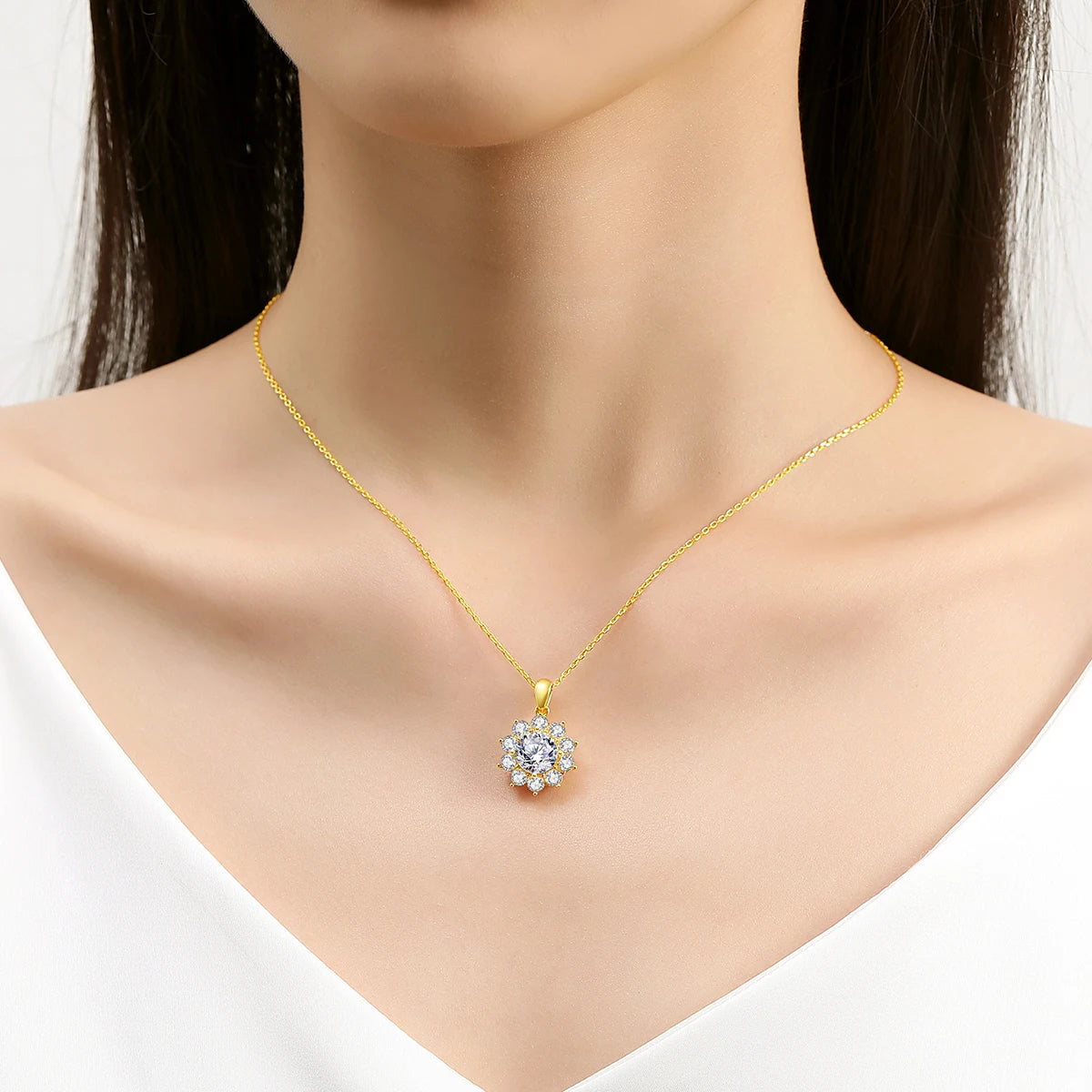 18k Gold Moissanite Necklace with Flower Pendant