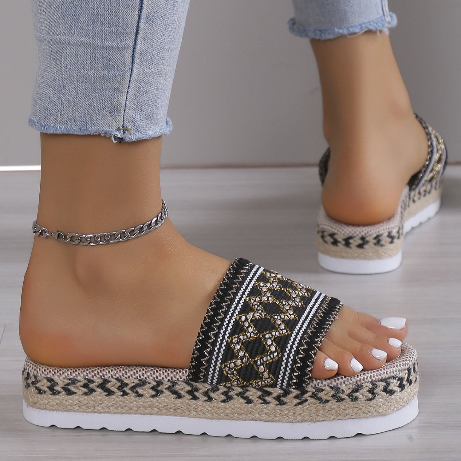 Geometric Weave Platform Sandals - BossDeals