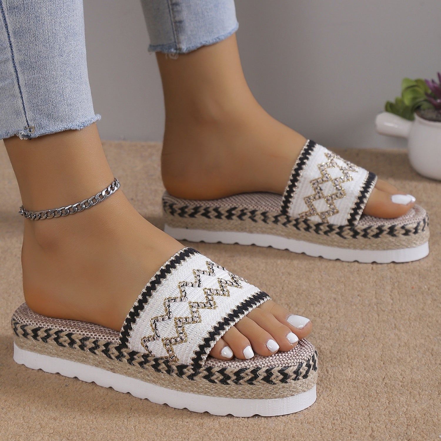 Geometric Weave Platform Sandals - BossDeals