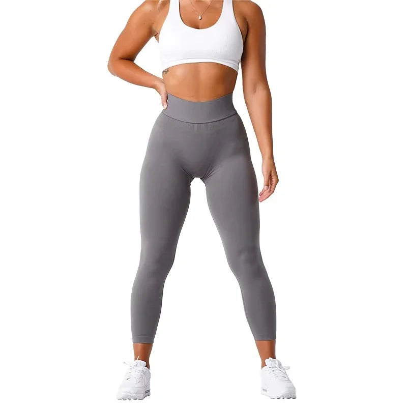 Seamless Fitness Leggings for Women with Elastic, Breathable & Comfortable Tights