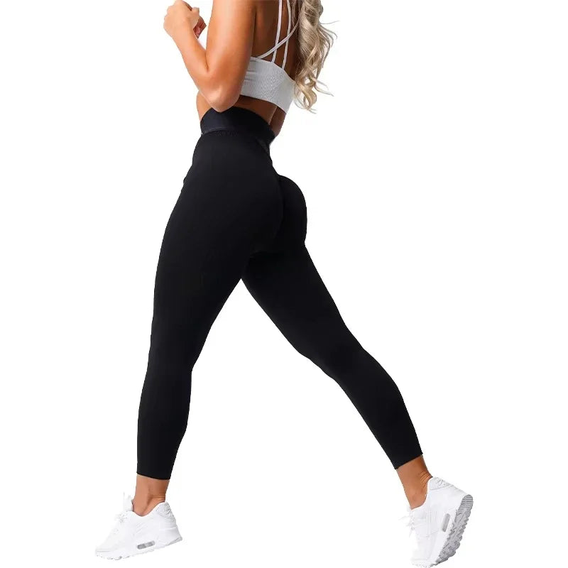 Seamless Fitness Leggings for Women with Elastic, Breathable & Comfortable Tights