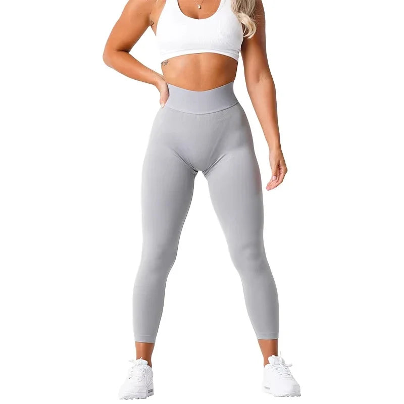 Seamless Fitness Leggings for Women with Elastic, Breathable & Comfortable Tights