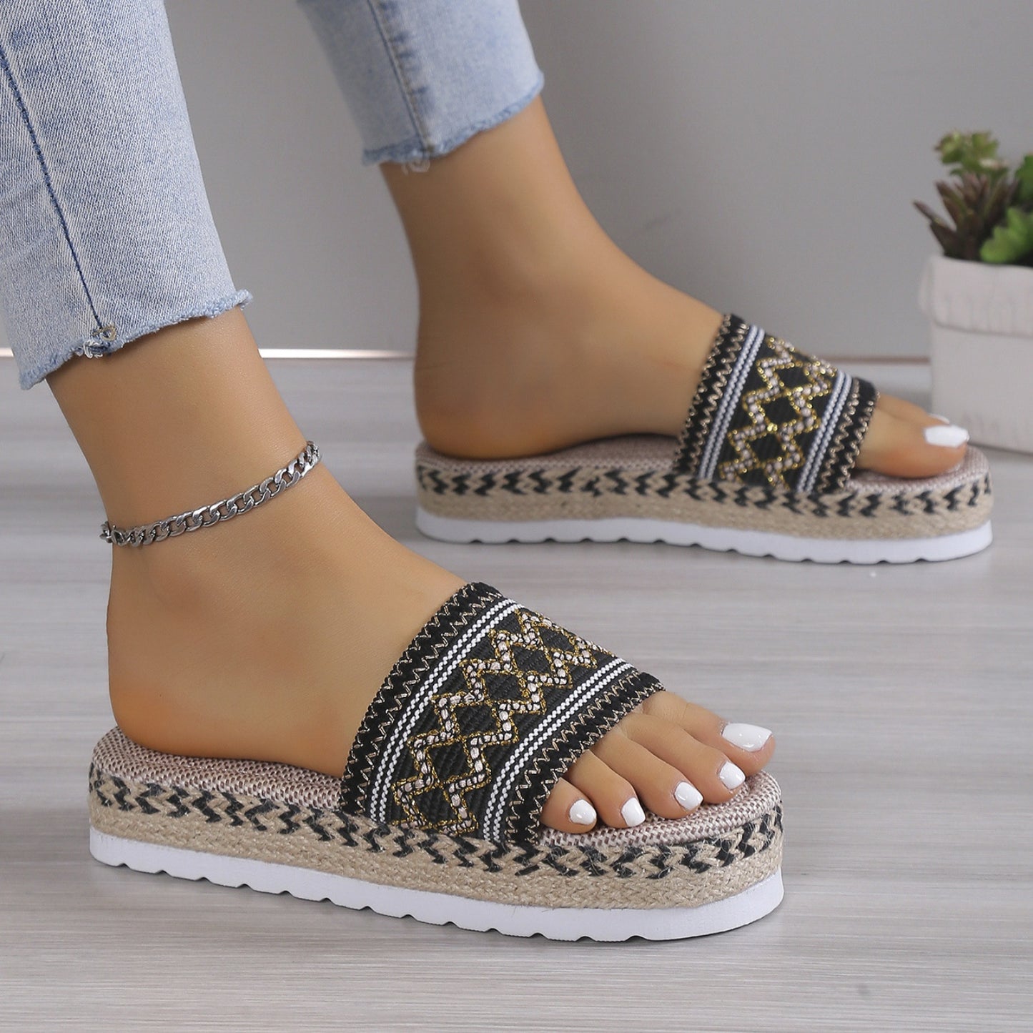 Geometric Weave Platform Sandals - BossDeals