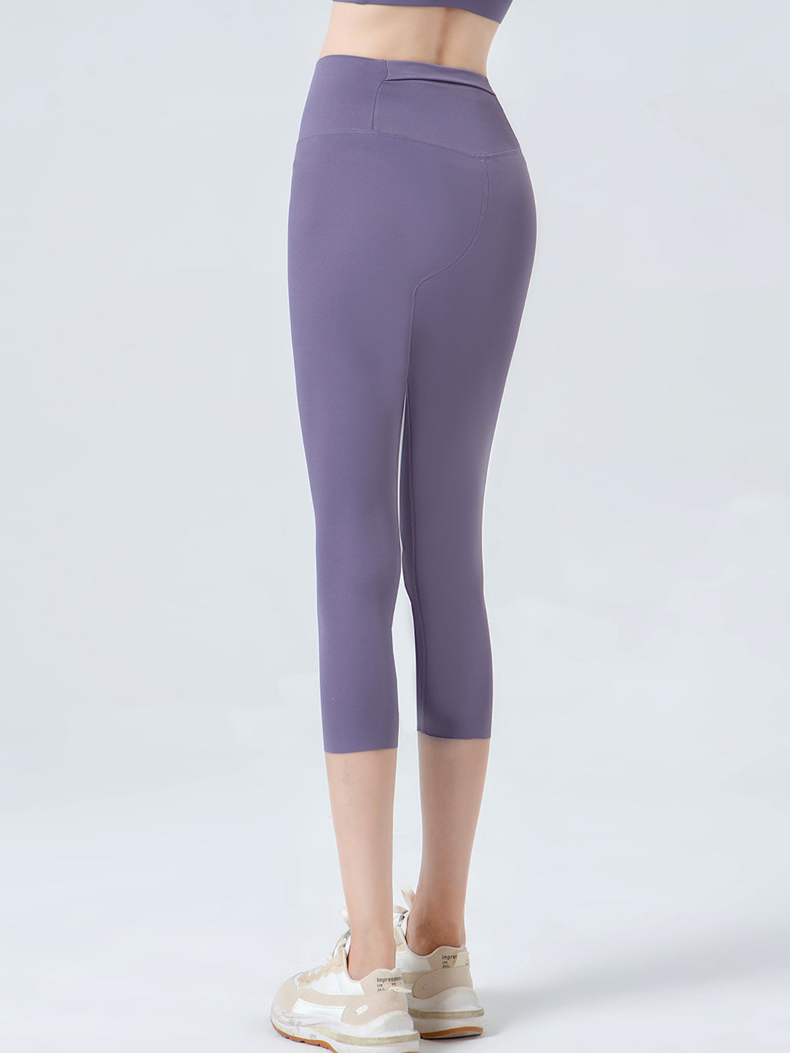 Wide Waistband Cropped Sports Leggings – Comfort Meets Style