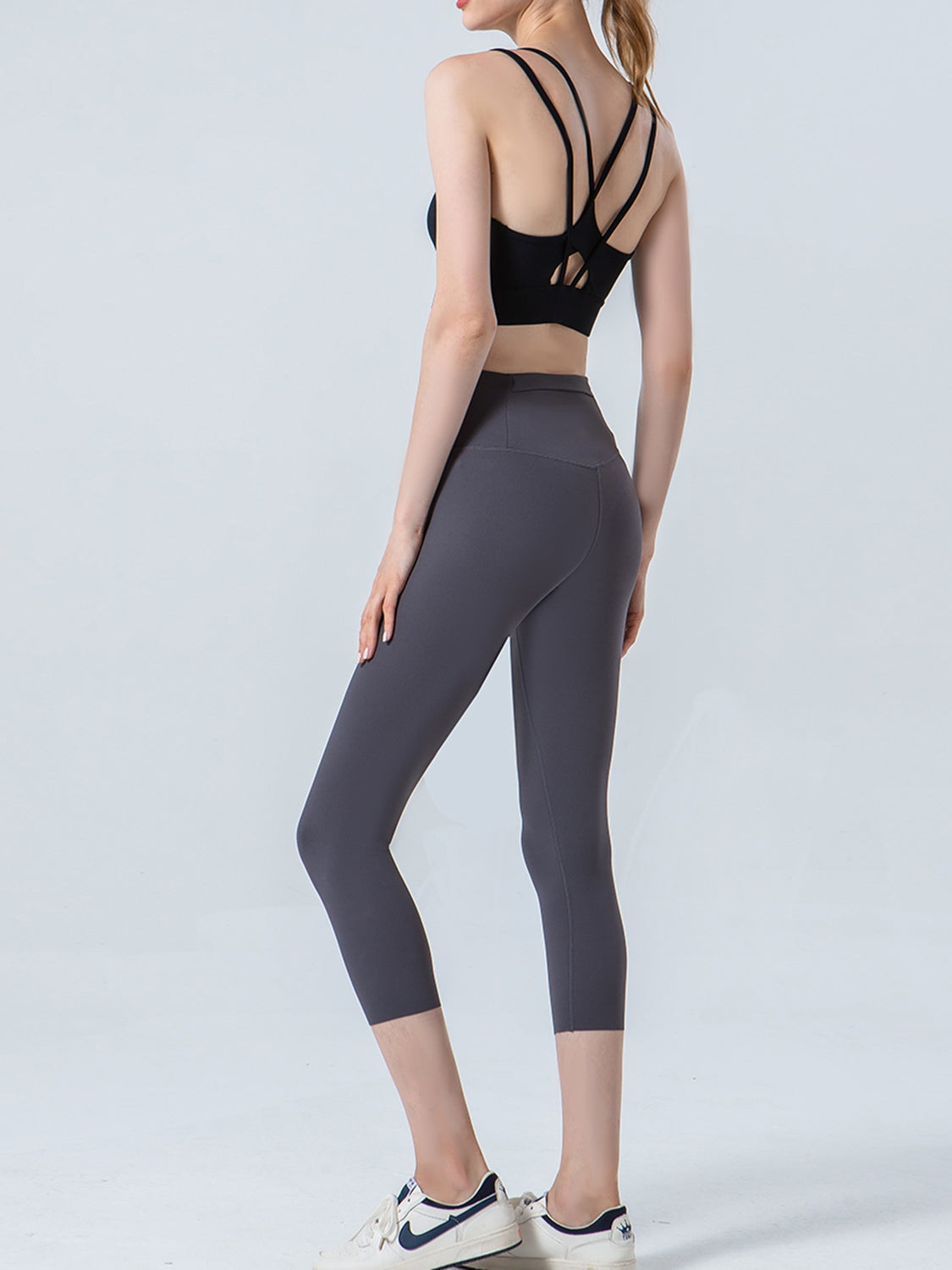 Wide Waistband Cropped Sports Leggings – Comfort Meets Style