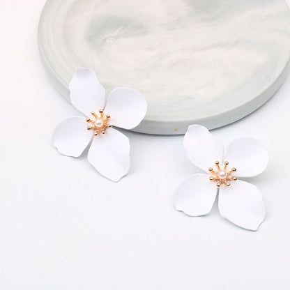 Boho white Flower Earrings